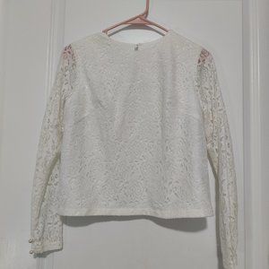 White lace top with pearl buttons XS